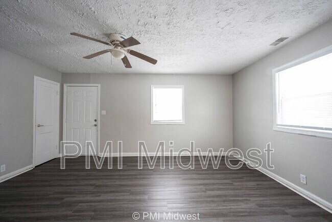Foto del edificio - 5959 E 24th St
