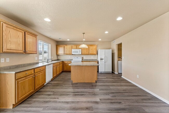 Building Photo - Backs to Open Space!