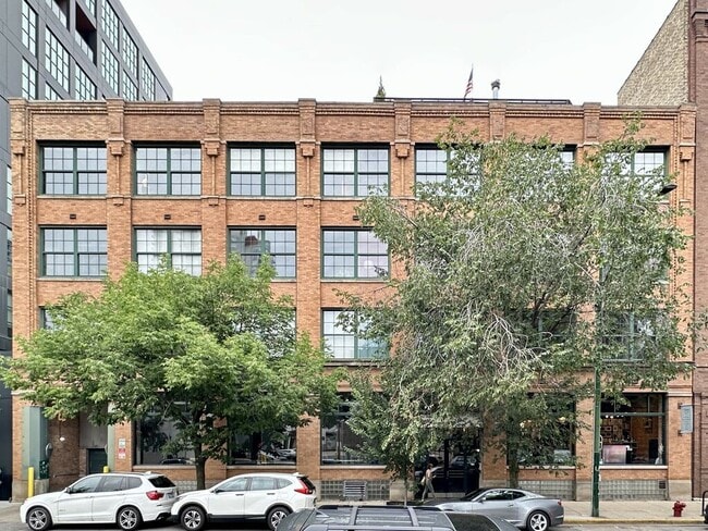 Building Photo - 110 N Peoria St