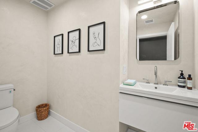 Foto del edificio - 715 N Alfred St