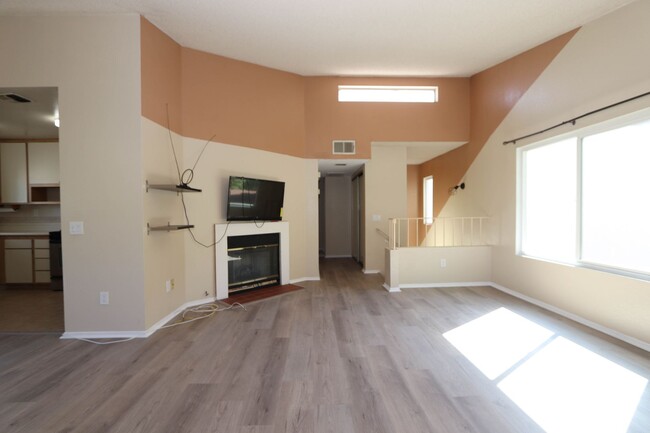 Building Photo - 2 bed/2 bath Diamond Bar Townhouse