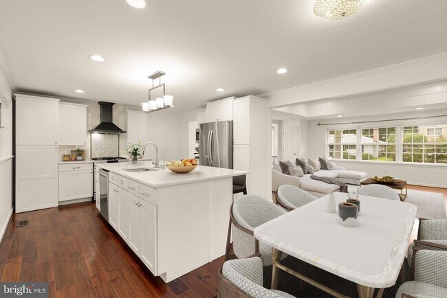 Foto del edificio - 6203 Hardy Dr