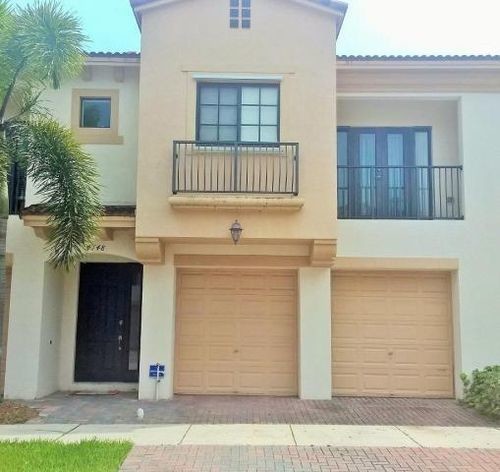 Primary Photo - 4749 Grand Cypress Cir N
