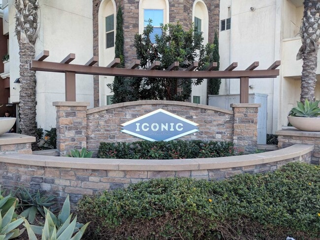 Building Photo - Iconic on Alvarado - Lease by the Bed