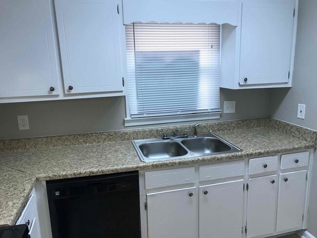 Foto del edificio - 1023 Park Gate Pl