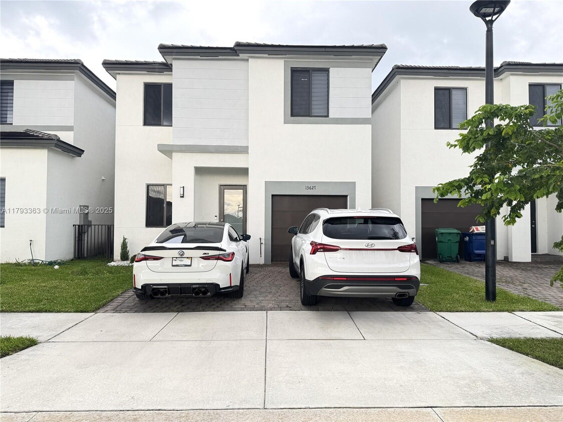Primary Photo - 13627 SW 157th Ct