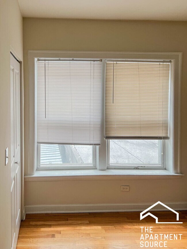 Foto del edificio - 3922 N Pine Grove Ave