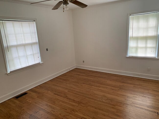 Photo - Under repair! House