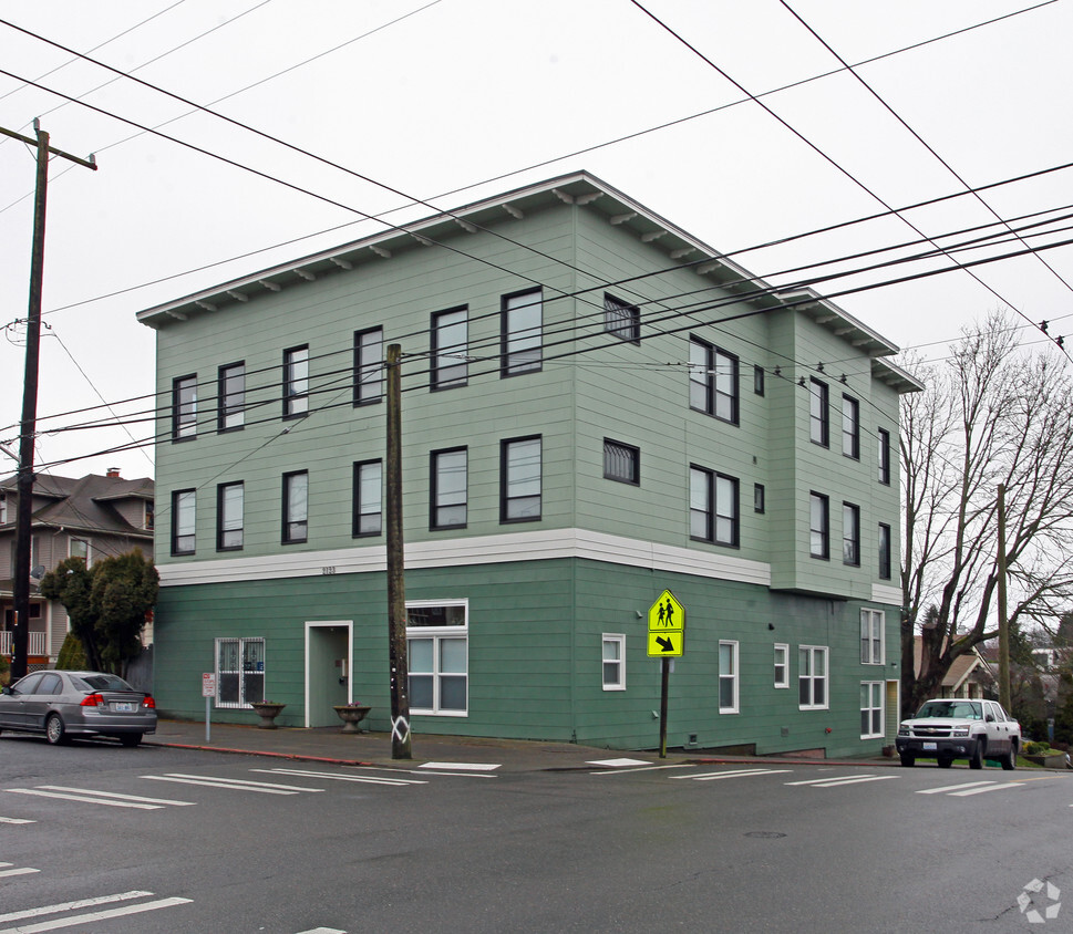 Primary Photo - Bostonian Apartments