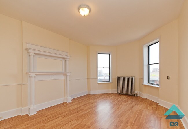 Building Photo - 261 Quincy St