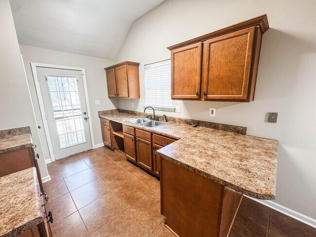 Foto del edificio - 6840 Mikayla Ln