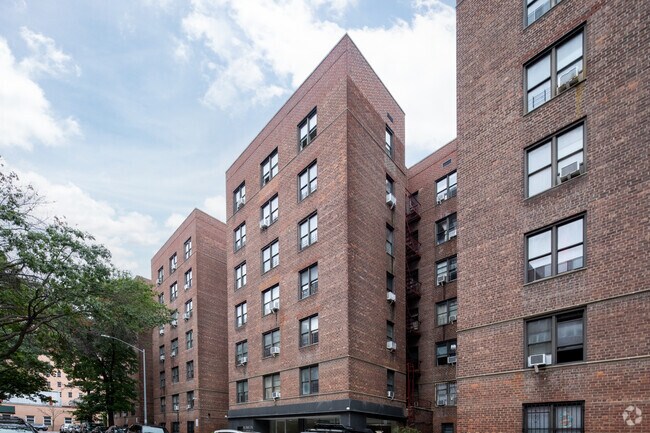 Foto del edificio - Maria Tirado