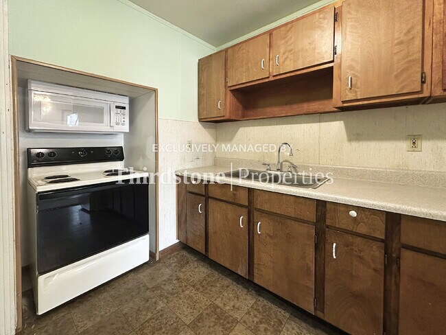 Foto del edificio - 1727 Lindsey Rd