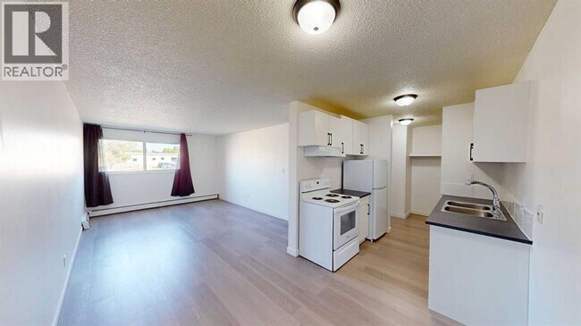 Photo du bâtiment - 9515-100 100 Ave.