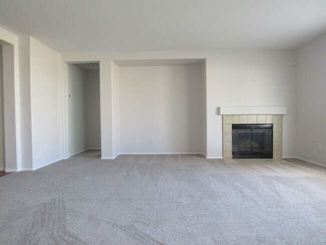Building Photo - (APPLICATION PENDING) West Lancaster Home