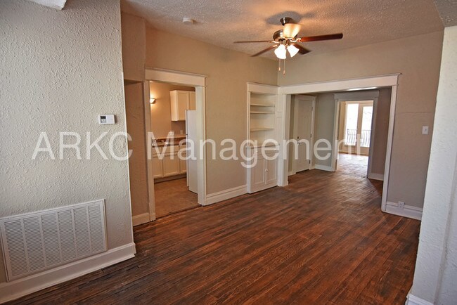 Building Photo - 1114 E Armour Blvd