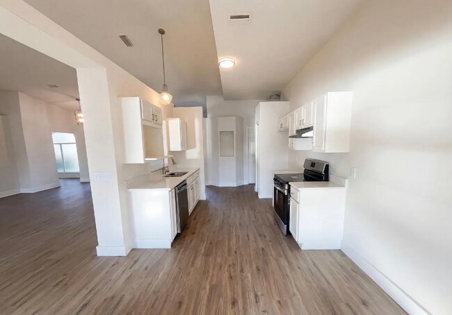 Building Photo - 976TAMMY COVE Ln