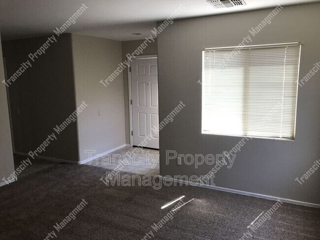 Foto del edificio - 39672 N Webb Cir