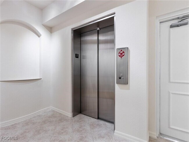 Foto del edificio - 10060 Lake Cove Dr