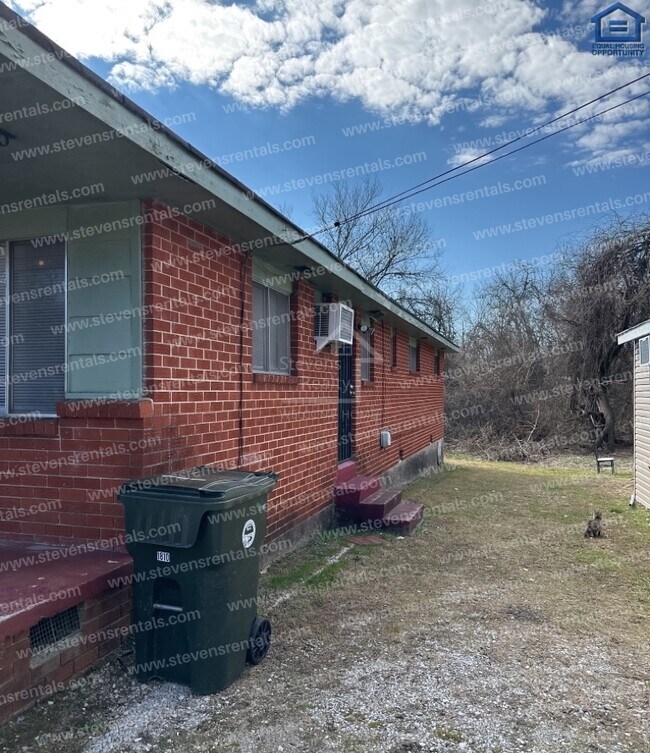 Building Photo - Inviting Family Haven
