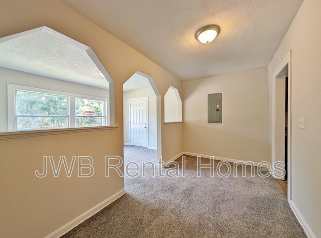 Building Photo - 2824 Fleming St