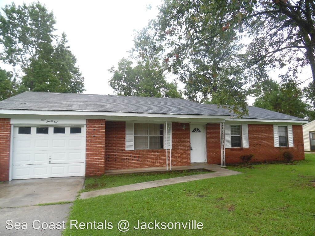 Primary Photo - 3 br, 2 bath House - 125 White Oak Blvd