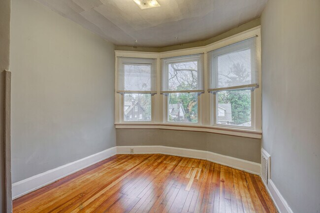 Foto del edificio - 3409 Boudinot Ave