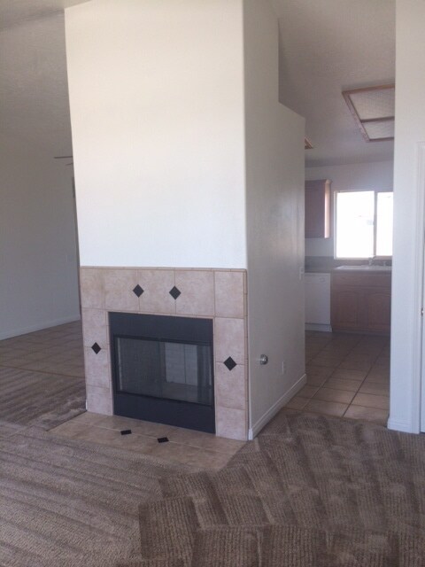 Building Photo - 3 BEDROOM HOME NEAR KIOWA