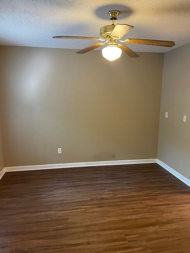 Foto del edificio - Regency Square Condo, Unit A3