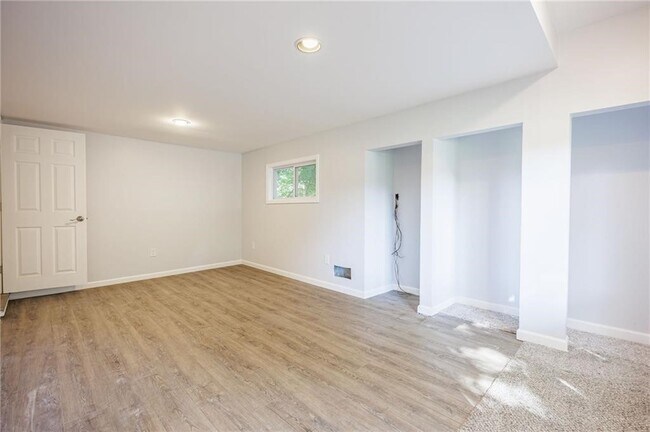 Foto del edificio - 1671 Creek St
