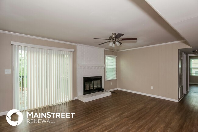Foto del edificio - 5100 Chestnut Lake Dr