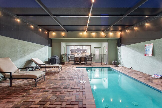 Disfruta de la noche y del día. - 4607 Terrasonesta Dr