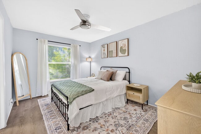 Building Photo - Wild Pines