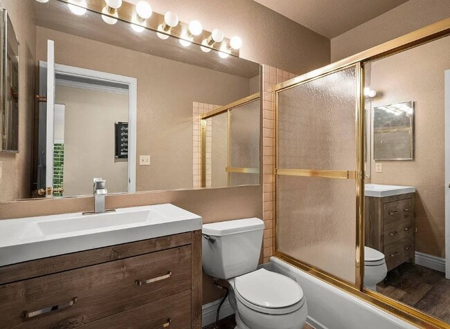 Building Photo - 3340 Blackstone Ct