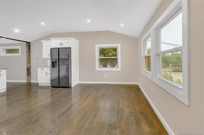 Foto del edificio - 46 Scenic Rd