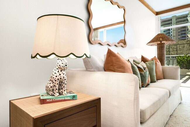Foto del edificio - 6801 Collins Ave
