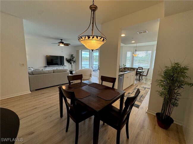 Foto del edificio - 7615 Arbor Lake Ct
