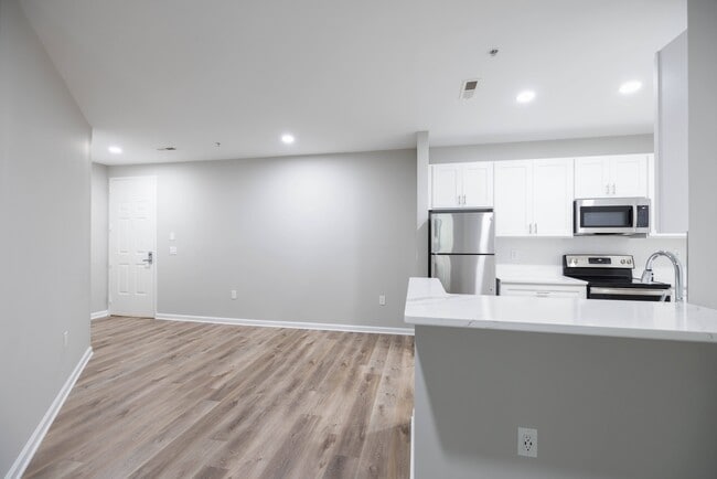 Building Photo - The Lena