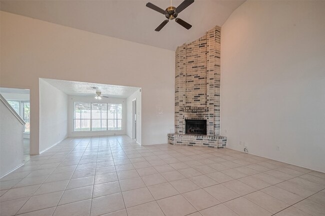Foto del edificio - 2107 Creekshire Dr