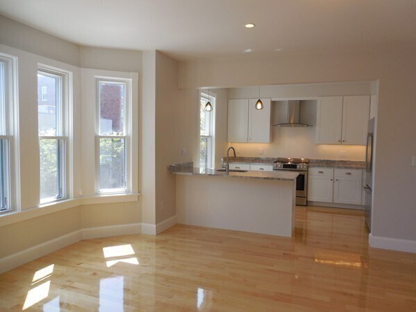 Foto principal - 1247 Cambridge St
