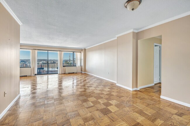 Foto del edificio - 44 Strawberry Hill Ave