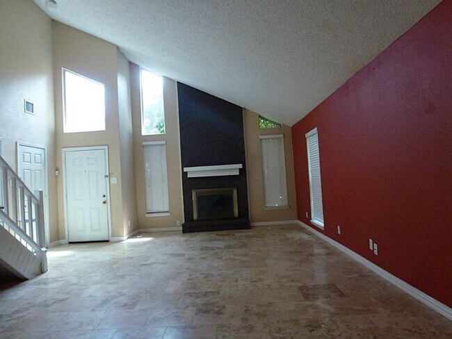 Foto del edificio - 3222 Hunterwood Dr