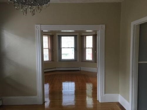Sala de estar - 319 Highland Ave