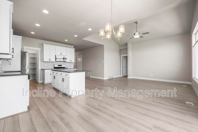 Building Photo - 1248 W Brinkerhoff Dr