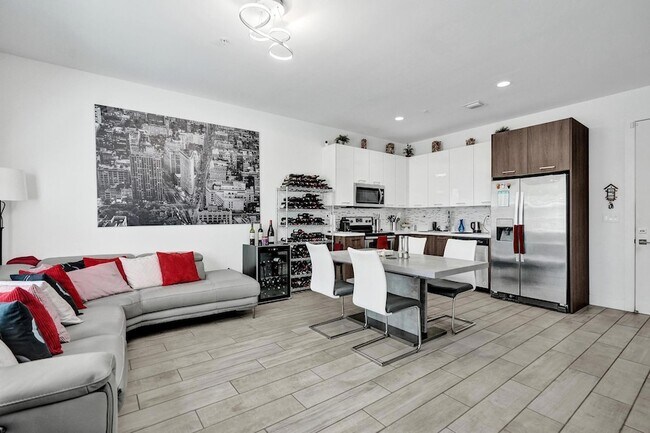 Foto del edificio - 480 NE 35th Ct