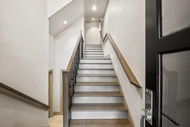Foto del edificio - 1405 Lake Pointe Pkwy
