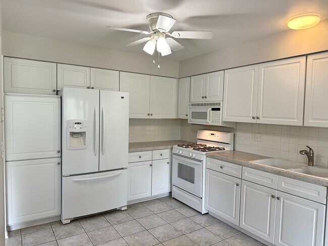 Foto del edificio - 240 Steeplechase Ct
