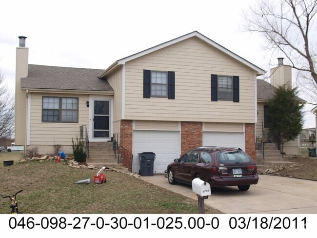 Building Photo - 1721 W Spruce St