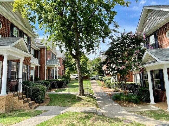 Foto del edificio - 3163 Parthenon Ave