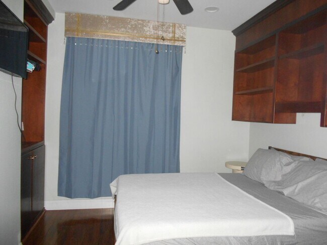 Foto del edificio - 8317 Opal Cove Dr
